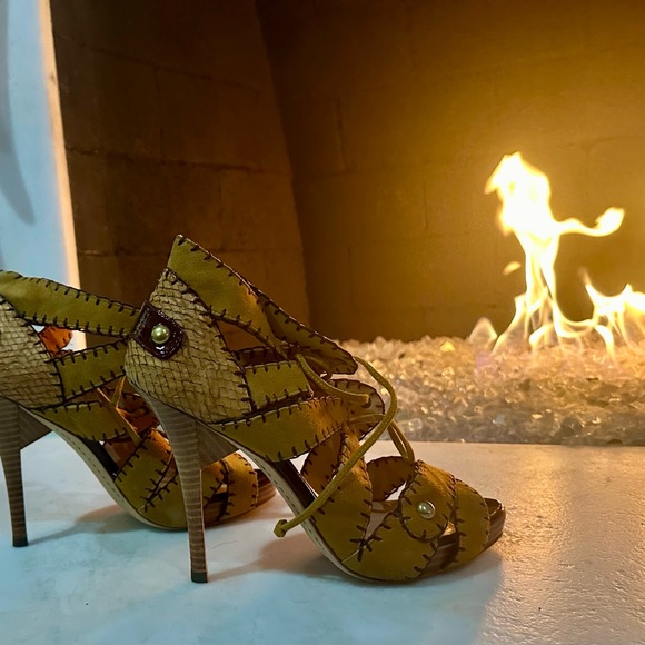 BOUTIQUE 9 BTROSILIE LEATHER SNAKE TIE  High Heels Sz 7.5. - Picture 3 of 8